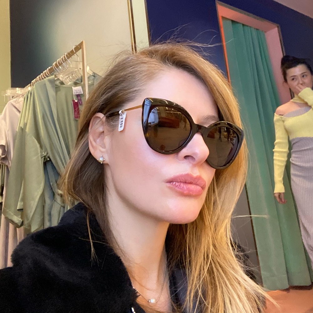 Meet your Posher, Monica